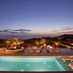 Villa Paradisia *