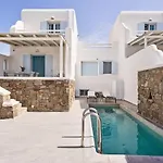 Villa Paradisia *