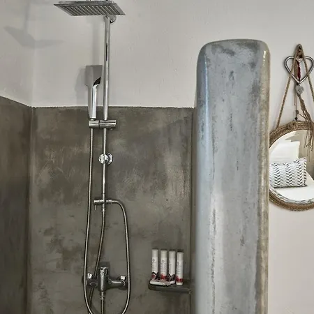 Paradisia 투를로스