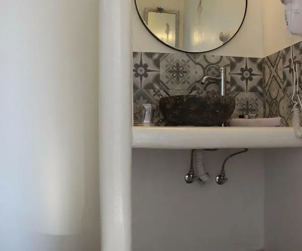 فيلة باراديسيا *